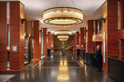 Royal Garden Hotel — hotel reception