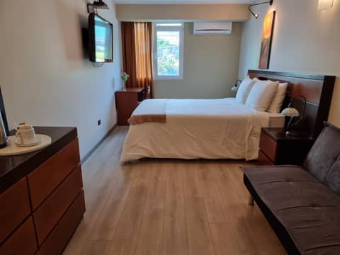 Hotel Las Palmas — hotel room