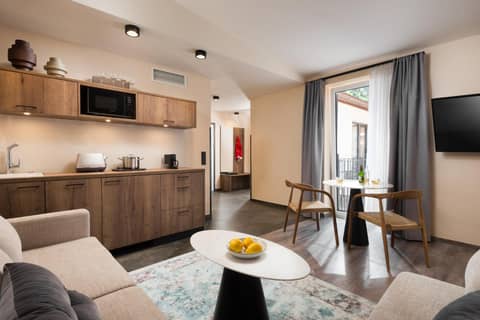 master Linzergasse — kitchen
