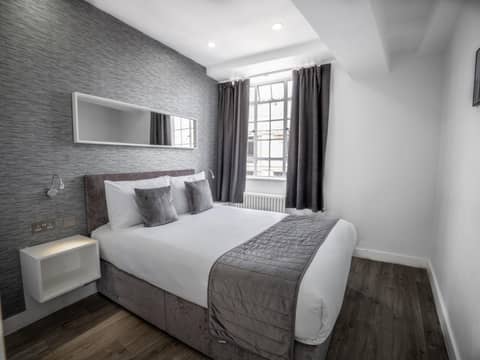 Chelsea Cloisters Serviced Apartments — hotel room