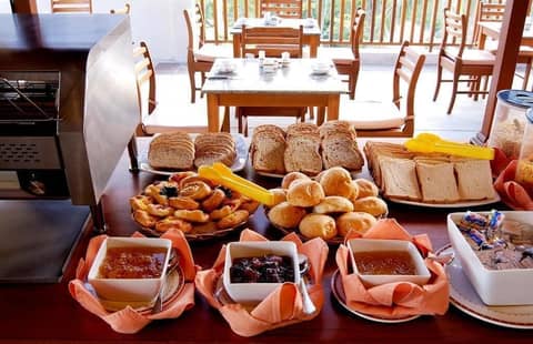 Horizon Karon Beach Resort & Spa — dining
