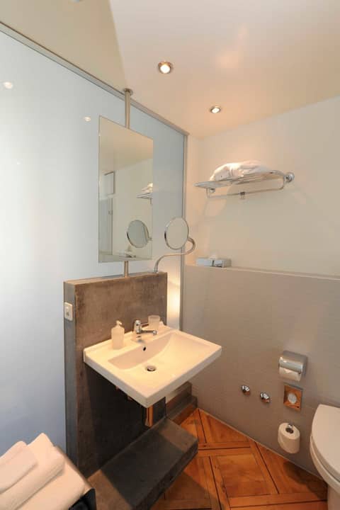 Alma Hotel - Boutique hideaway by the lake with rooftop and ladies-only wellness — photo 4