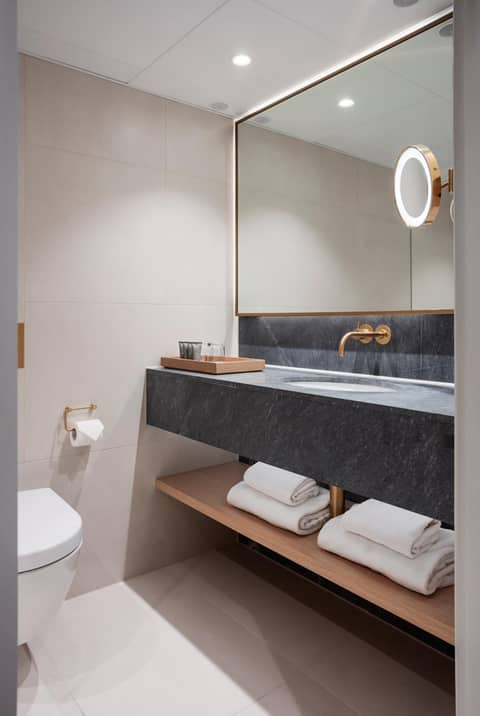 Admiral Hotel Copenhagen — bathroom