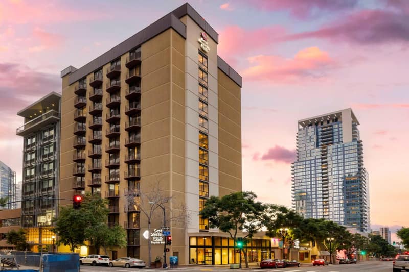 Best Western Plus Bayside Inn — building