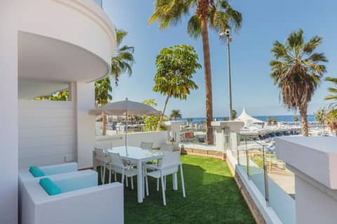 Flamingo Beach Mate — balance & terrace