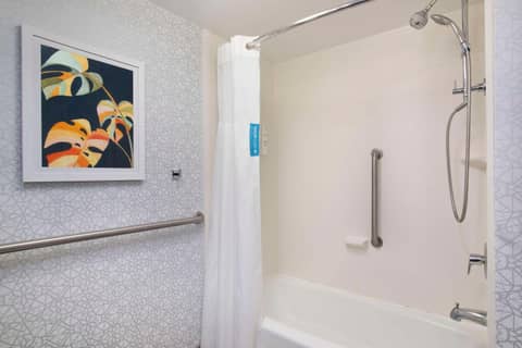 Hampton Inn Northwood — photo 2