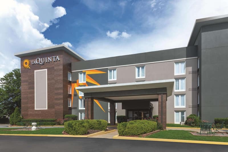 La Quinta by Wyndham Atlanta Airport South — building