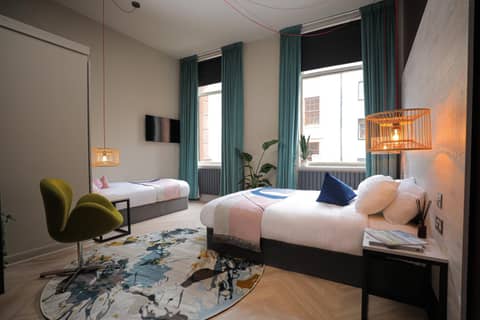 Revolver Glasgow — hotel room