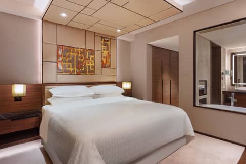 Sheraton Grand Bengaluru Whitefield Hotel & Convention Center — hotel room