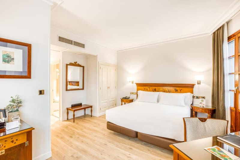 Sercotel Arenal Bilbao — bedroom