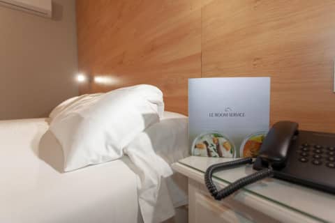 AACR Hotel Monteolivos — bedroom