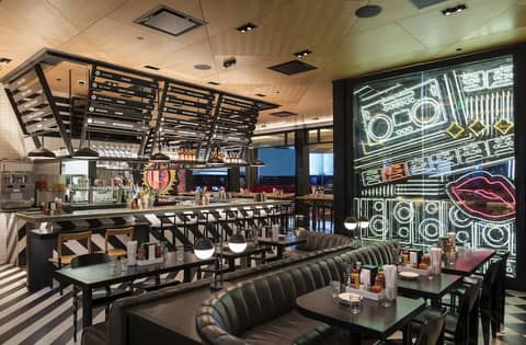 The Venetian Prestige Club Lounge — dining