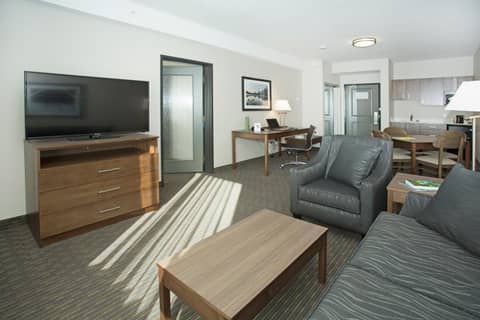 Wingate by Wyndham Calgary Airport — photo 7