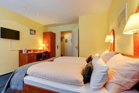 Hotel Elbinsel free parking — photo 9