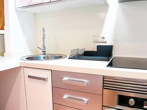 Baron Suites — kitchen