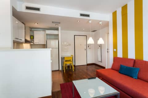 Baron Suites — hotel room