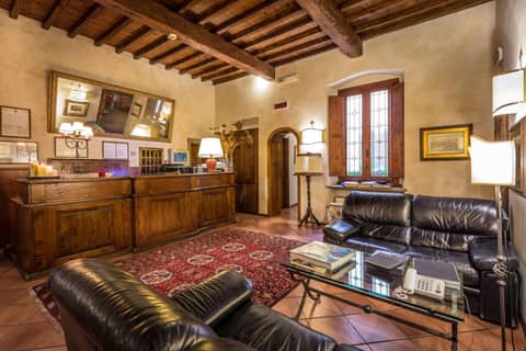 Hotel Mario's — recepcion & lobby
