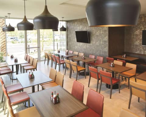 Hyatt Place Las Vegas at Silverton Village — photo 6