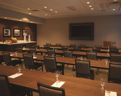 Hyatt Place Las Vegas at Silverton Village — photo 8