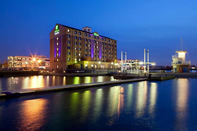 Holiday Inn Express Manchester - Salford Quays by IHG — building