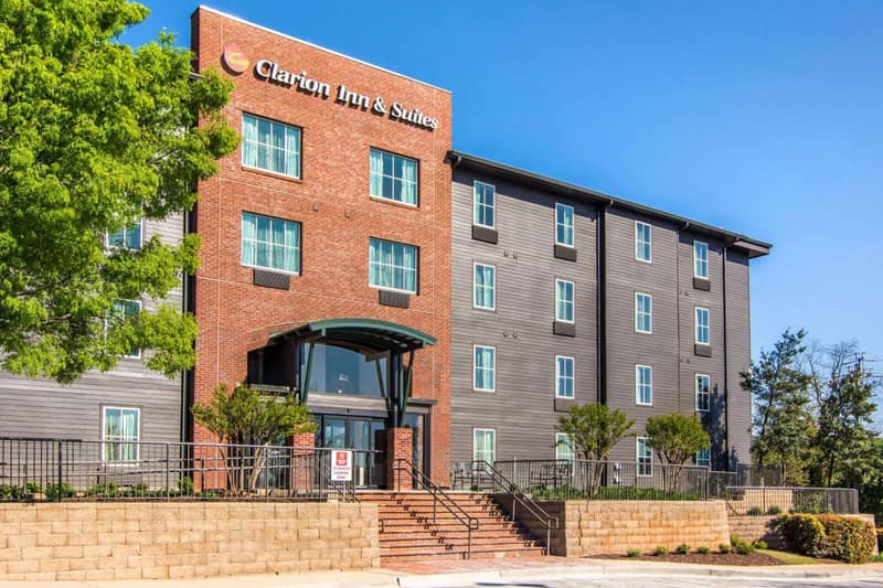 Clarion Inn & Suites Atlanta Downtown — building