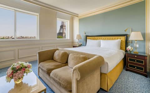 Shangri-La Paris — hotel room