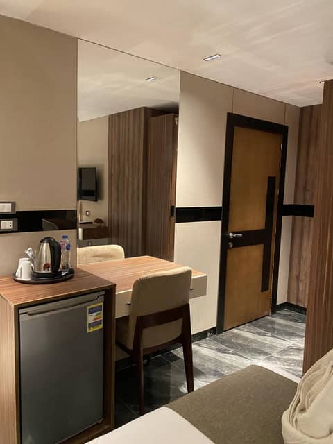 The View Delta Hotel — hotel room