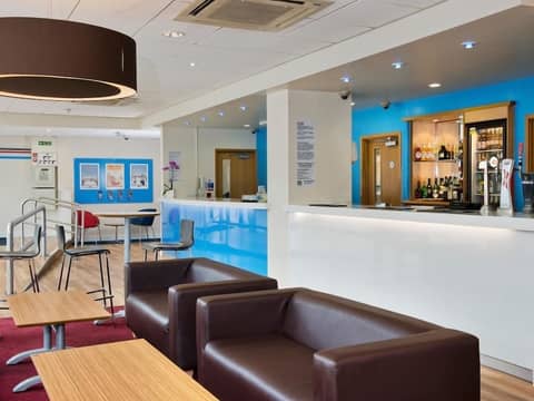 Travelodge Manchester Ancoats Hotel — photo 9