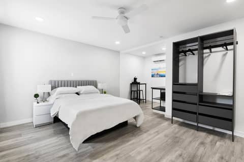 The Hotel Deauville — hotel room