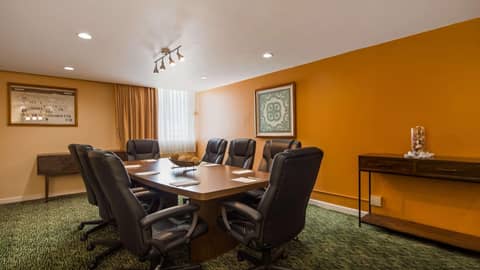 Airport Honolulu Hotel, Trademark Collection by Wyndham — photo 8
