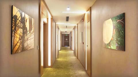 Holiday Inn & Suites Saigon Airport by IHG — photo 8