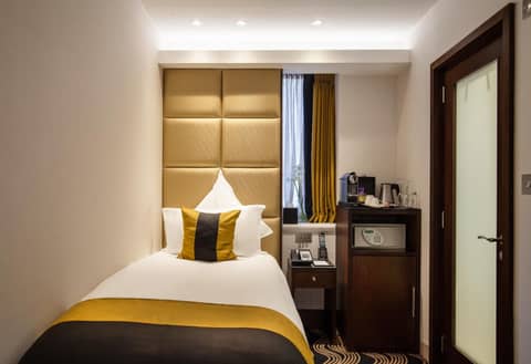 Montcalm Piccadilly Townhouse London West End — hotel room