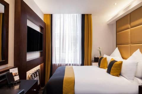 Montcalm Piccadilly Townhouse London West End — hotel room