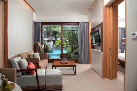 Courtyard by Marriott Bali Seminyak Resort — hotel room