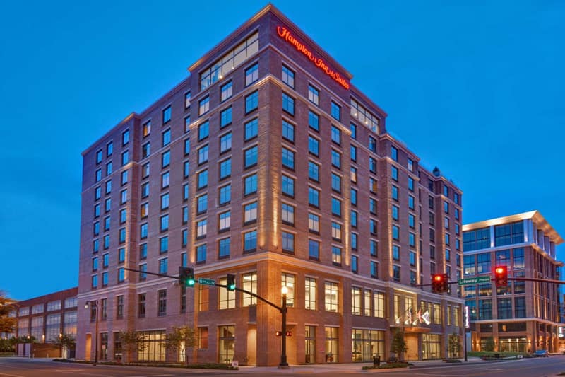 Hampton Inn & Suites Nashville Downtown Capitol View, Tn — building