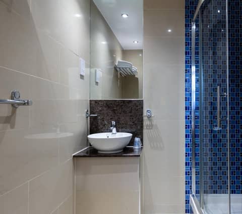 Sidney Hotel London-Victoria — bathroom