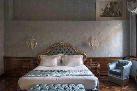 Hotel Nani Mocenigo Palace — hotel room