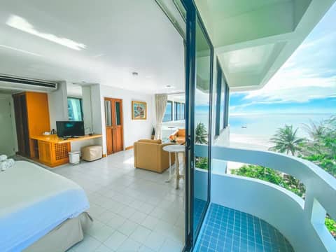Nern Chalet Beachfront Hotel — photo 9