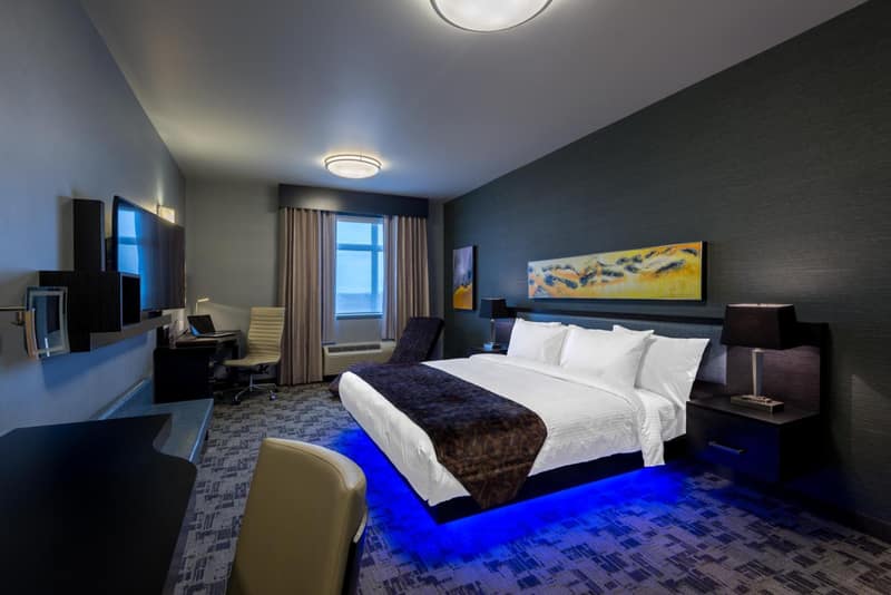 Applause Hotel Calgary Airport by CLIQUE — photo 1