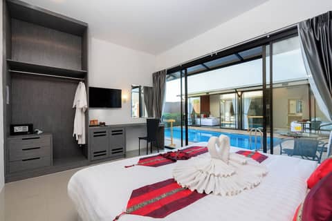 Thames Tara Private Pool Villa Rawai Phuket — hotel room