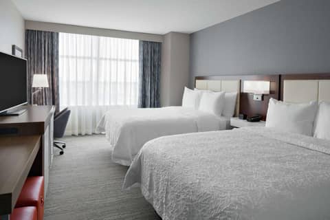 Hampton Inn Chicago McCormick Place — hotel room