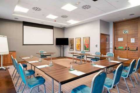 Hilton Garden Inn Sevilla — meeting & event spaces