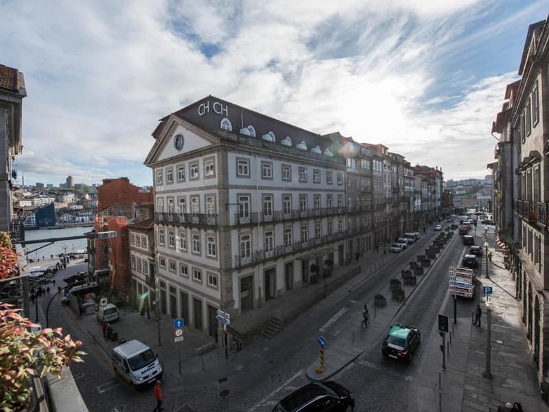 Hotel Carris Porto Ribeira — building