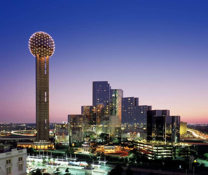 Hyatt Regency Dallas — building