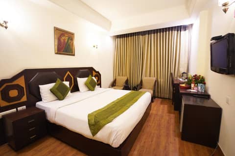 Airport Hotel Grand — hotel room