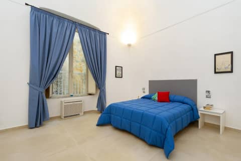 Il Tesoro Smart Suite & SPA — hotel room