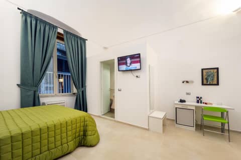 Il Tesoro Smart Suite & SPA — hotel room
