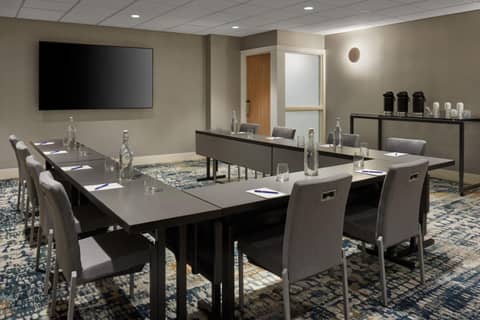 Delta Hotels Calgary Airport In-Terminal — photo 2