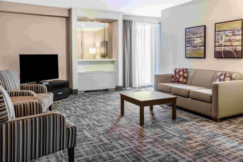 Best Western Ville-Marie Montreal Hotel & Suites — photo 2