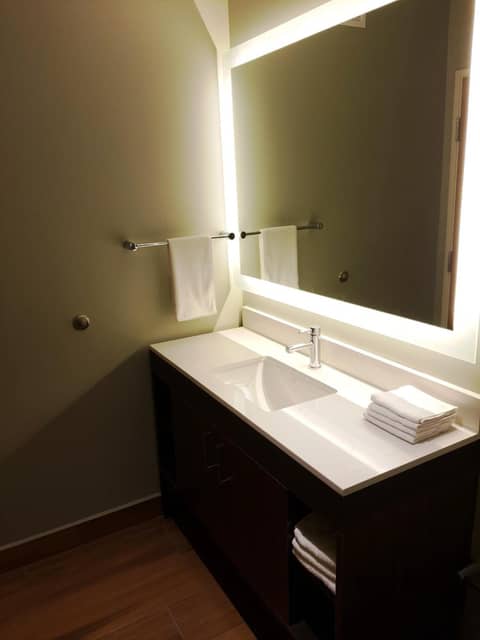 Staybridge Suites - Guadalajara Novena by IHG — bathroom